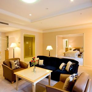 Western Suite